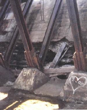 concrete damage on steel dam